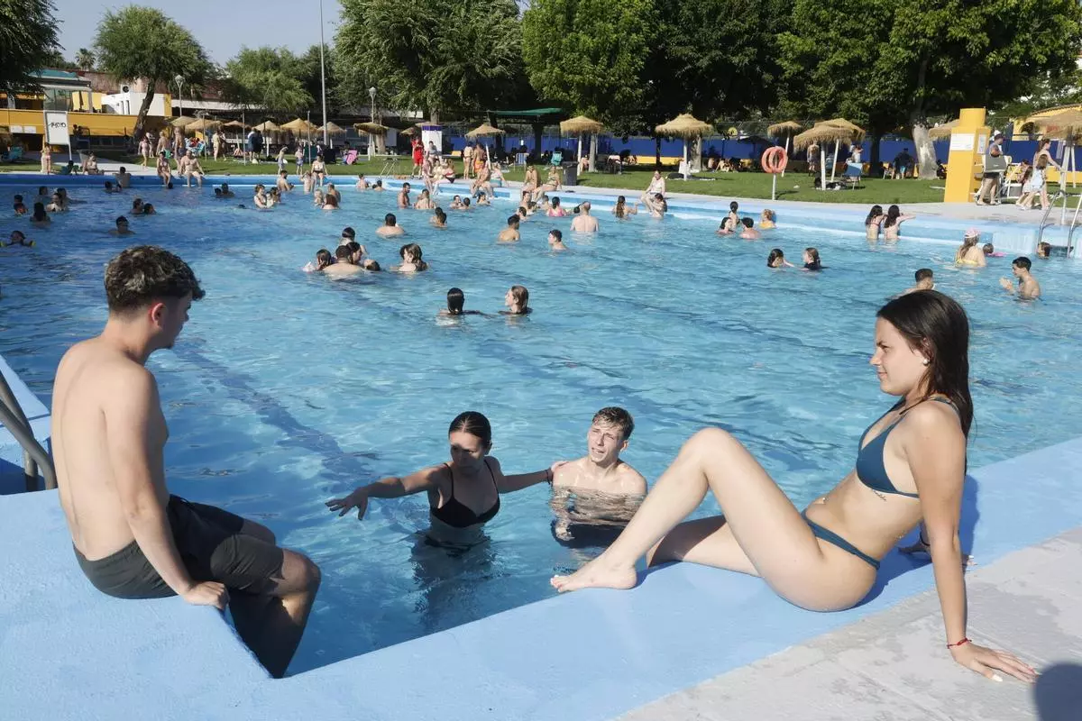 El Santuario y Figueroa inauguran la temporada de piscinas