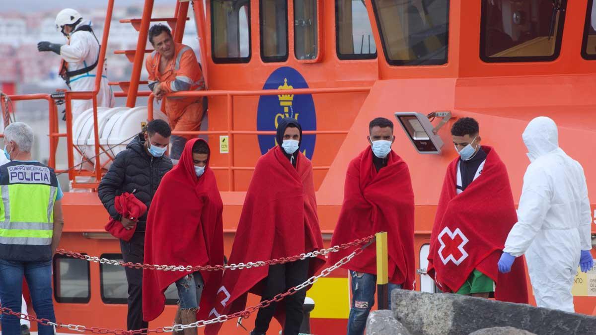 Rescatados 36 inmigrantes a 200 kilómetros al nordeste de Fuerteventura