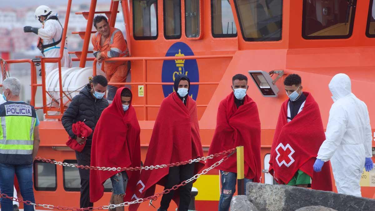 La crisi migratòria s’agreuja amb l’arribada d’una desena de pasteres La crisi migratòria s’agreuja amb l’arribada d’una desena de pasteres