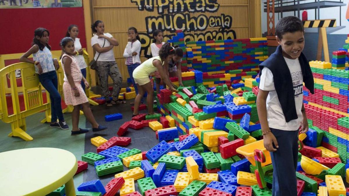 Una actividad en el Palacio de los Niños, en imagen de archivo. |  | LNE