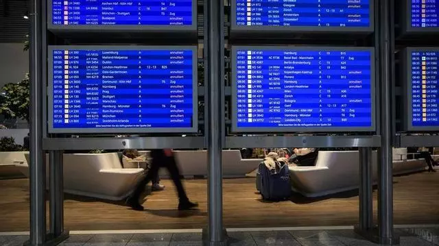 El aeropuerto de Zaragoza no levanta el vuelo y pierde viajeros antes del verano