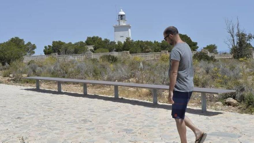 El faro es una de las zonas donde no está permitida la caza en la actualidad.