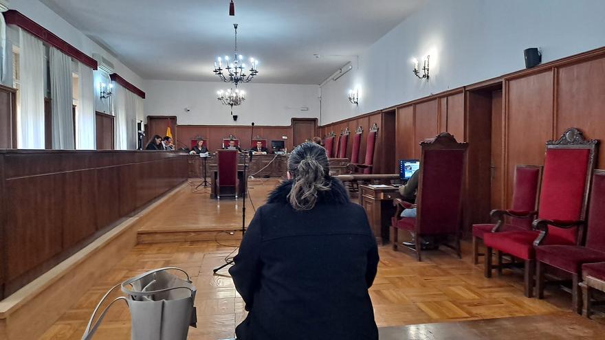 Condenada en Badajoz una abogada por estafar 60.000 euros a un cliente