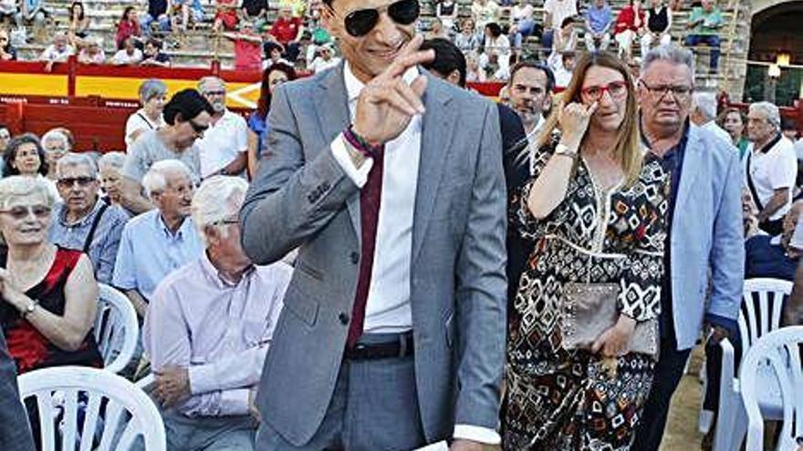 El torero Paco Ureña llegando a la plaza de toros para dar el pregón.