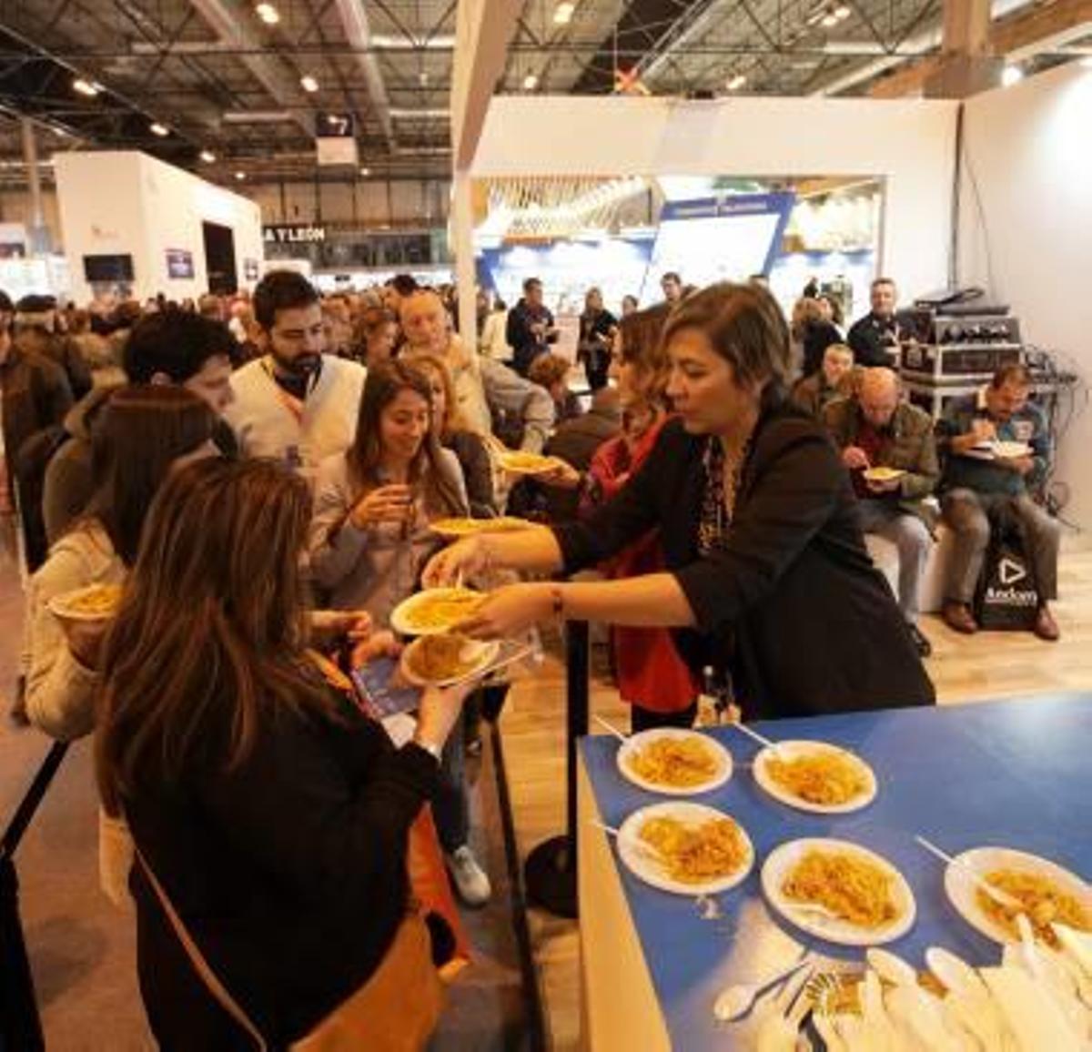 Gandia deslumbra en Fitur con su espectáculo «Esplendor Mediterráneo»