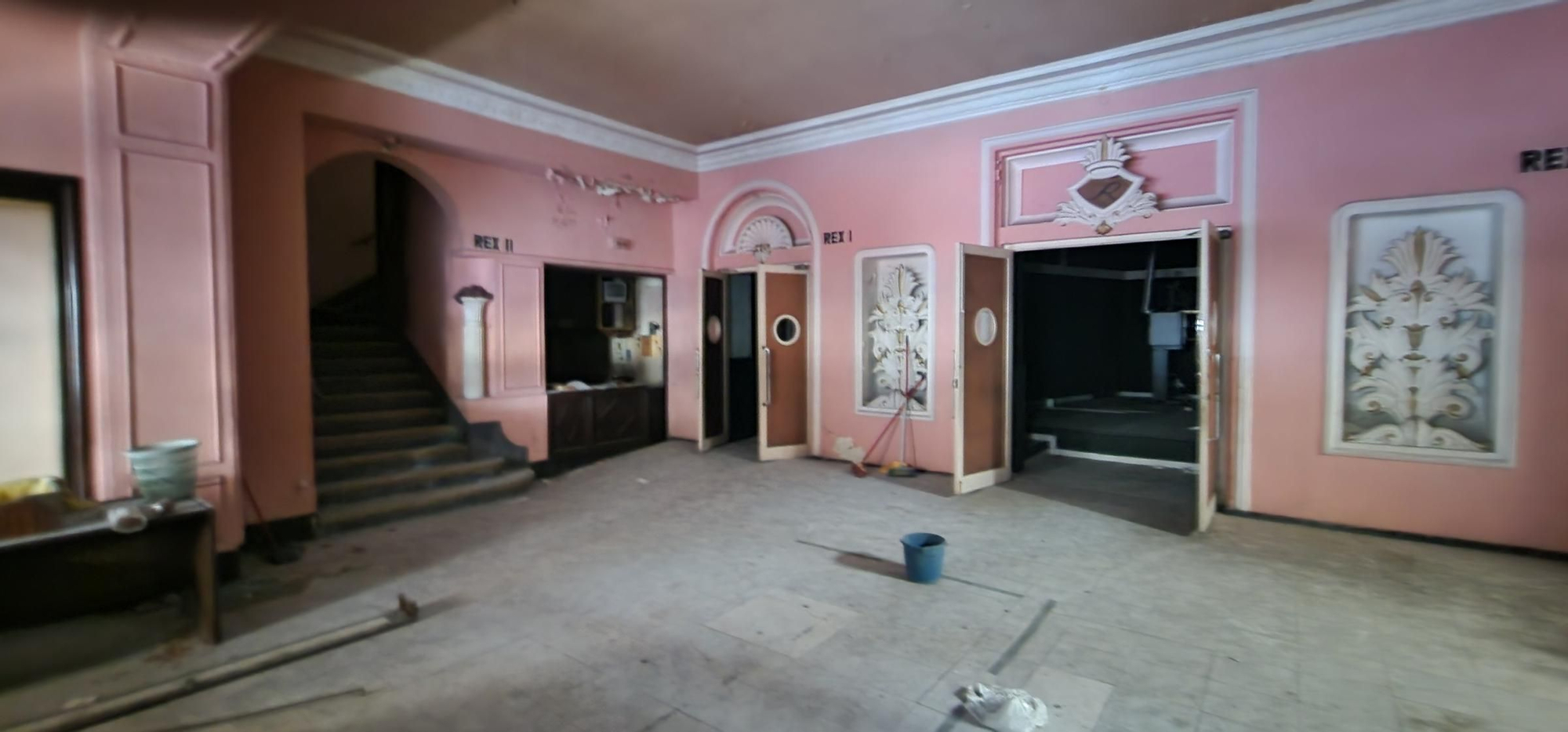 El estado actual del antiguo Cine Rex, en imágenes