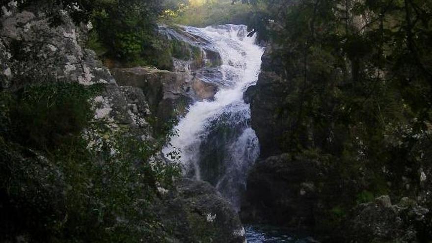 Cascada de A Fírveda. // Concello de A Lama