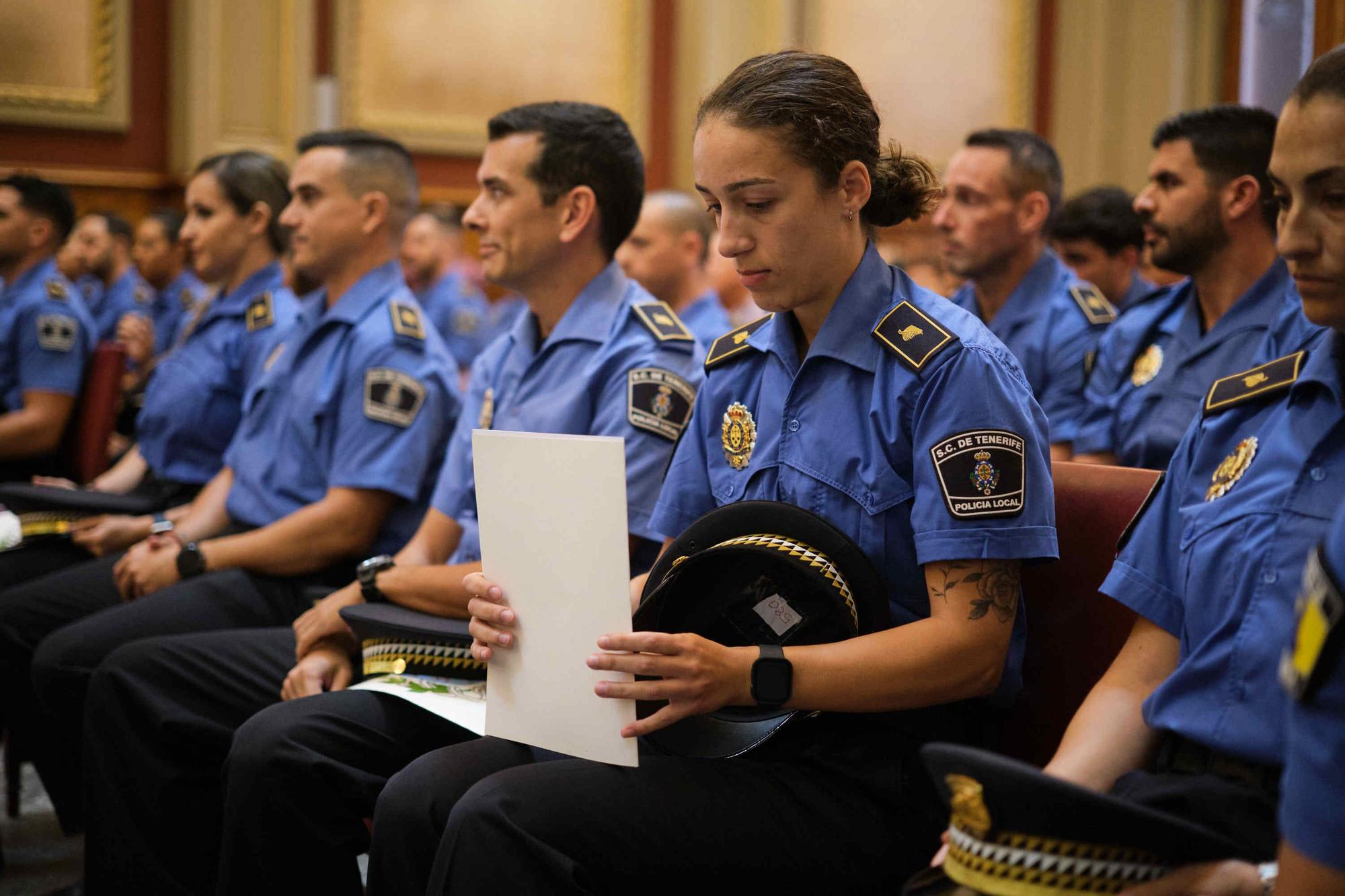 Toma posesión 30 nuevos agentes de la Policía Local Santa Cruz