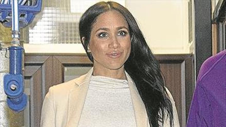 El clon ‘curvy’ de Meghan Markle