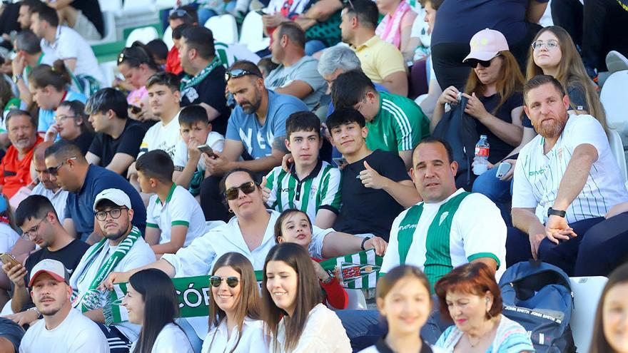 Las imágenes de la afición en el Córdoba CF - Alcorcón