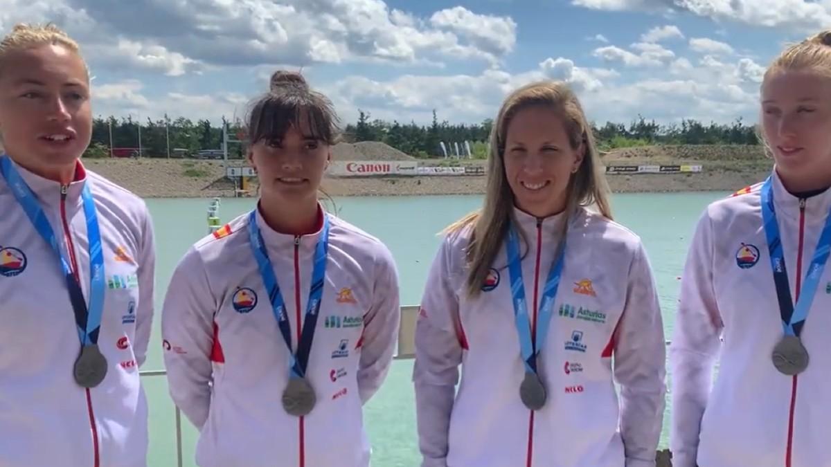 El K4 femenino, con la medalla de plata