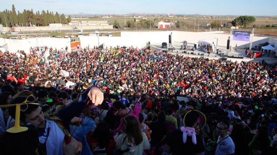 Vista general del auditorio Ruta de la Plata durante la fiesta.