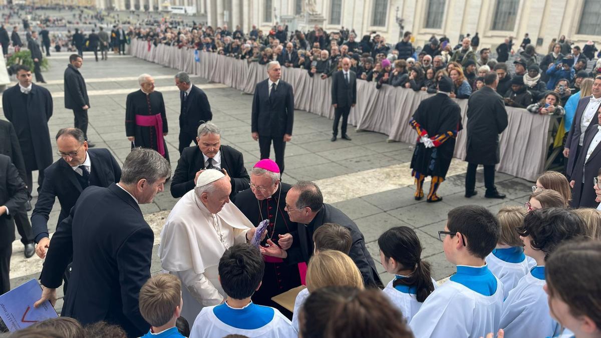 Los Blavets de Lluc cantan por primera vez ante el Papa de Roma