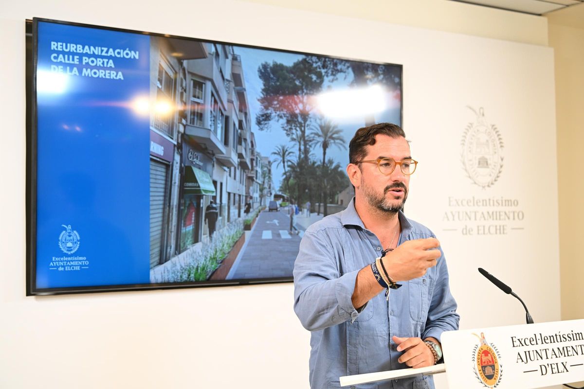 El concejal de Espacios Públicos, José Claudio Guilabert, anunció este lunes el inicio de los trámites para reurbanizar Porta de la Morera en Elche