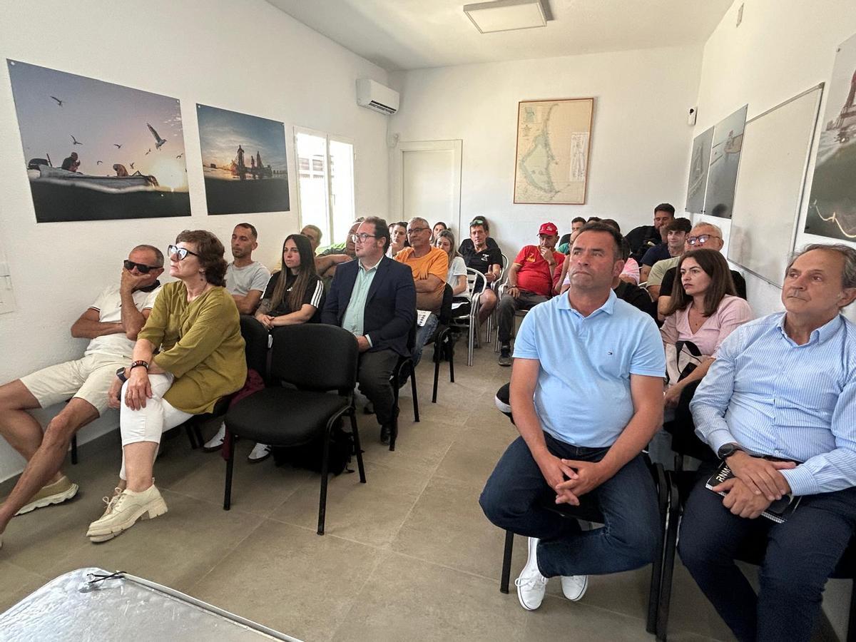 Asistentes a una de las sesiones de la jornada a jornada ‘Actuaciones para la recuperación del Mar Menor en el ámbito marino’, organizada por la Dirección General del Mar Menor y la Cofradía de Pescadores de San Pedro del Pinatar.