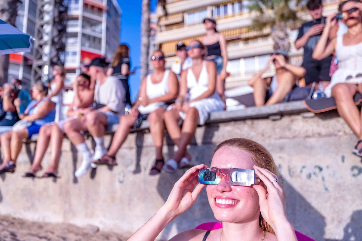 Así se ha visto el eclipse desde Benidorm Así se ha visto el eclipse desde Benidorm