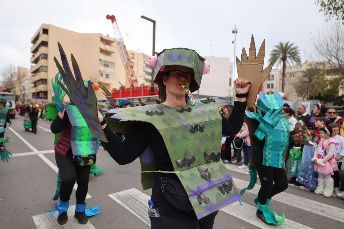 Búscate en las imágenes de la rúa de Carnaval de Ibiza