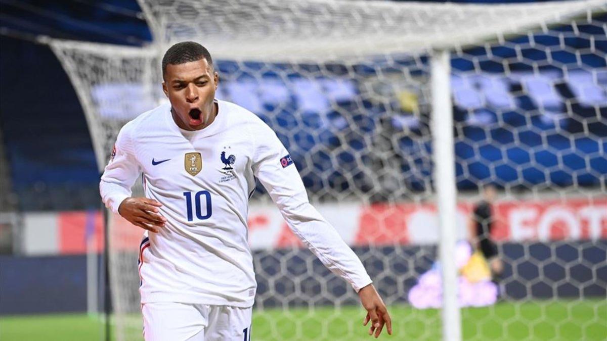 Kylian Mbappé marcó el único gol del 0-1 entre Suecia y Francia