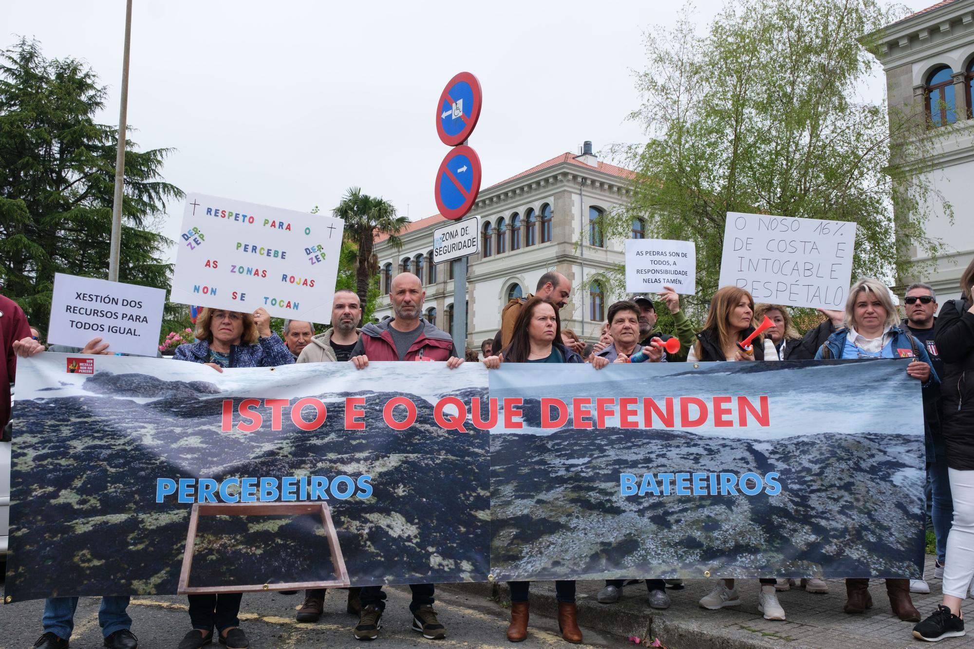 Concentración en Defensa del Sector Percebeiro en Santiago
