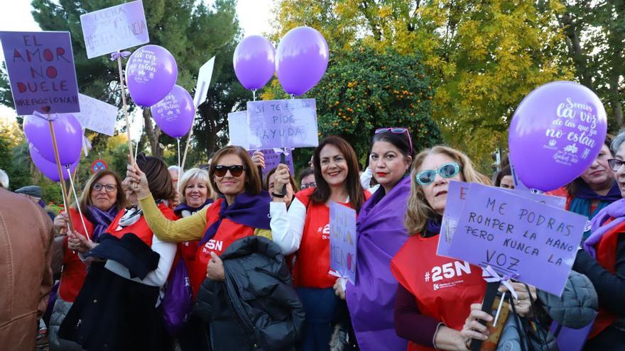 Una marea feminista rompe el &quot;silencio cómplice&quot; del machismo en Córdoba por el 25N