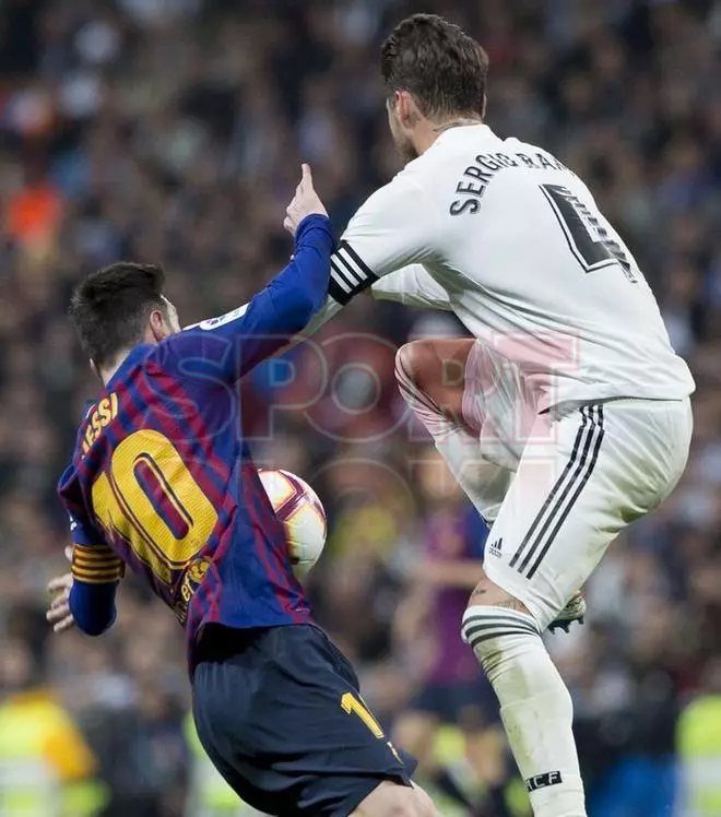 La agresión de Sergio Ramos a Leo Messi