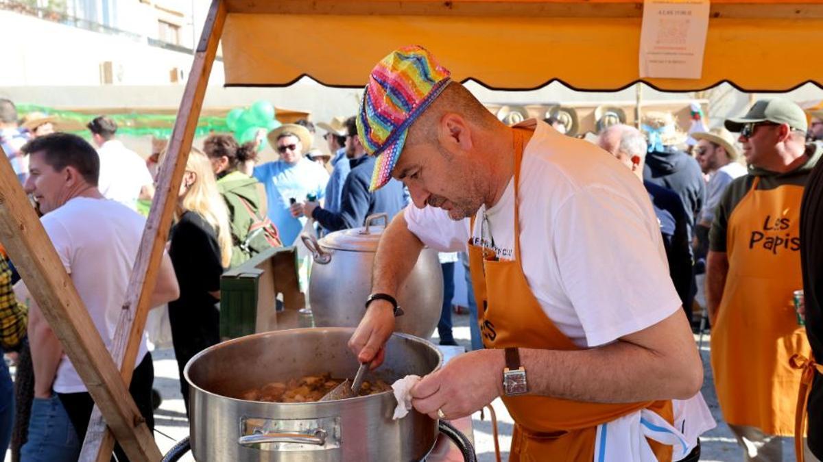 Un concursante prepara el arroz, en una edición anterior