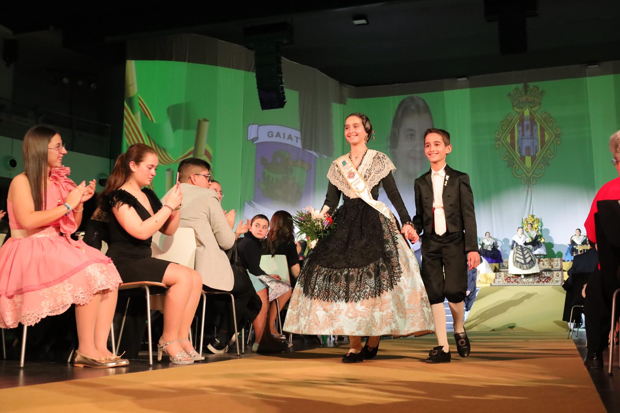 Galania a la reina infantil de las fiestas de la Magdalena