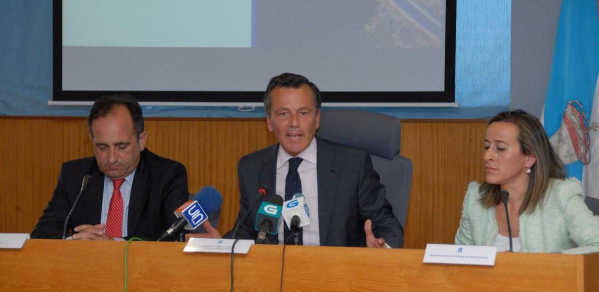 José Enrique Sotelo, Agustín Hernández y Ethel Vázquez, cuando se presentó la circunvalación.   | // G. NUÑEZ