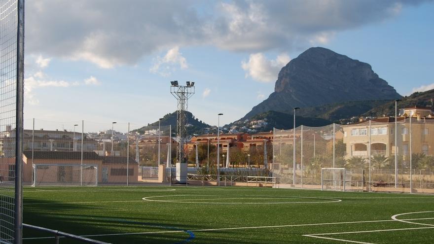 Identifican a dos padres por insultar y amenazar a un árbitro en un partido de benjamines (8 años) en Xàbia