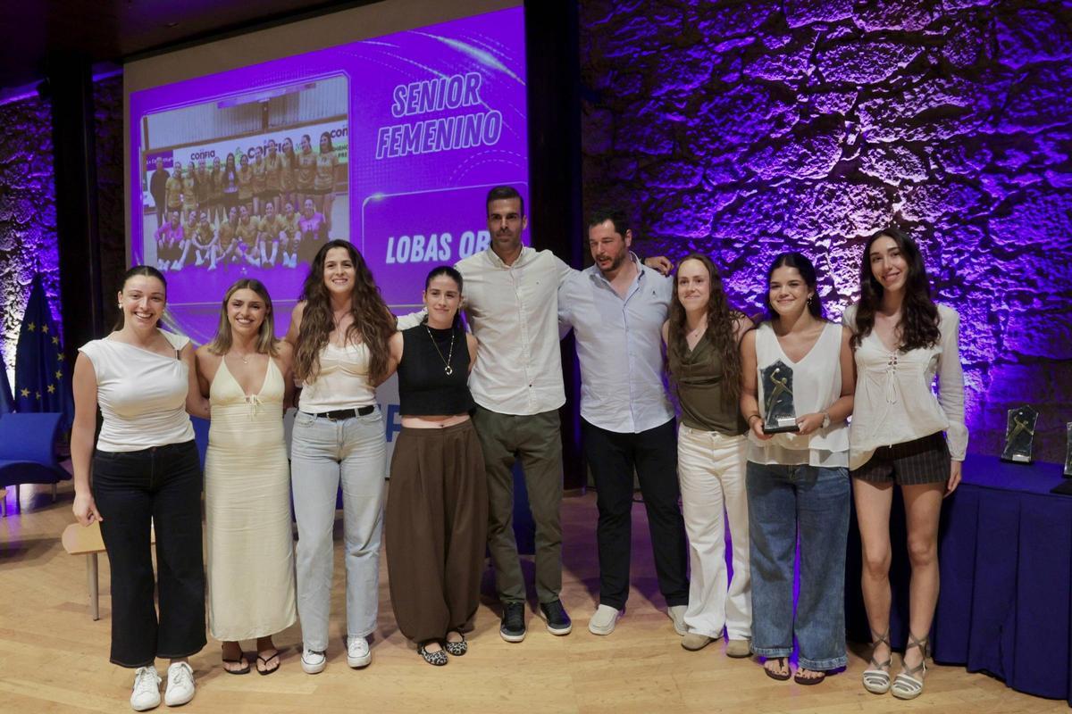 EN IMÁGENES: La familia del balonmano asturiano saca músculo en una multitudinaria gala