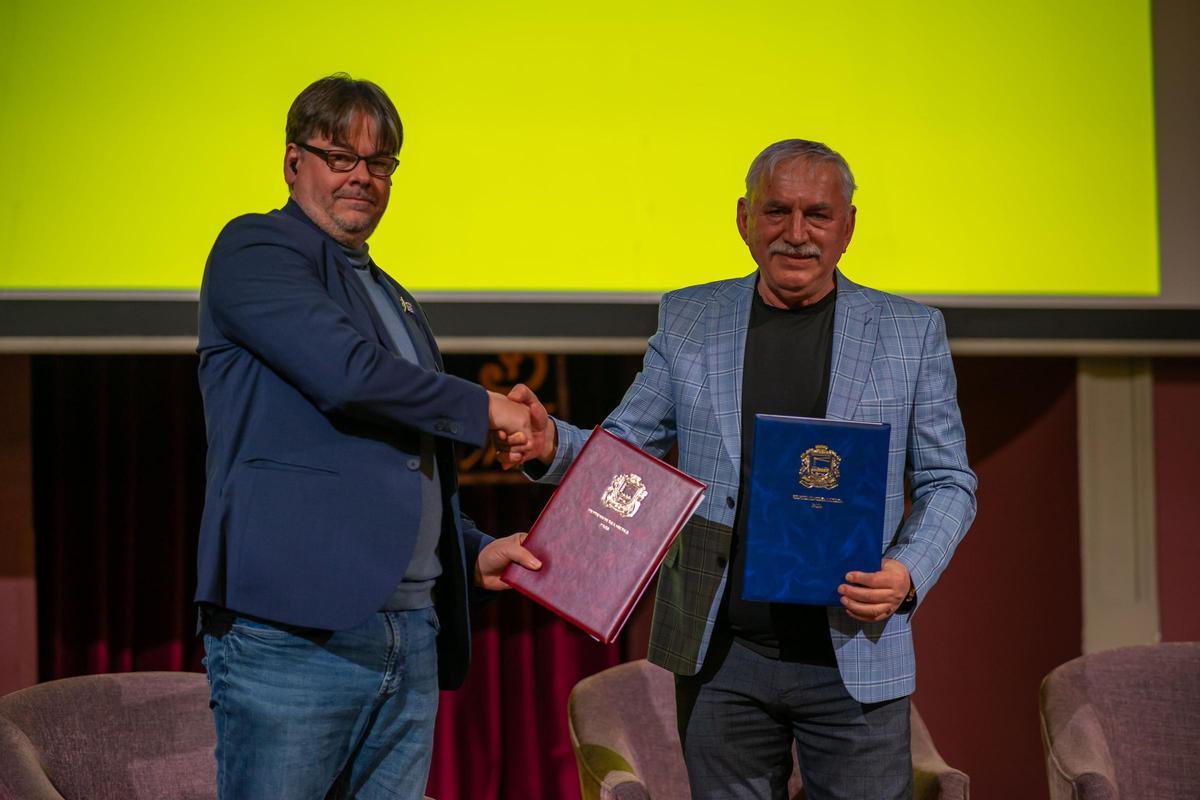 En esta jornada se dieron cita alrededor de 30 alcaldes ucranianos.