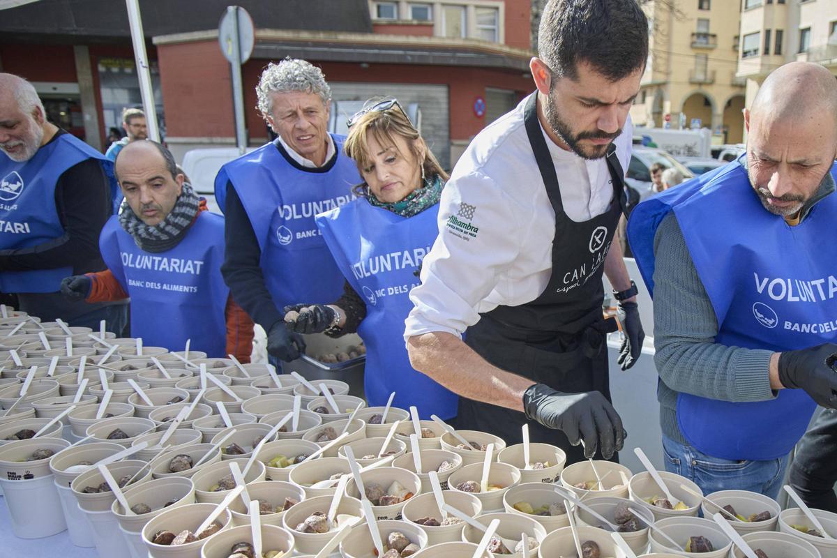 Les imatges de l'escudellada popular dels cuiners de Can Xapes a Girona
