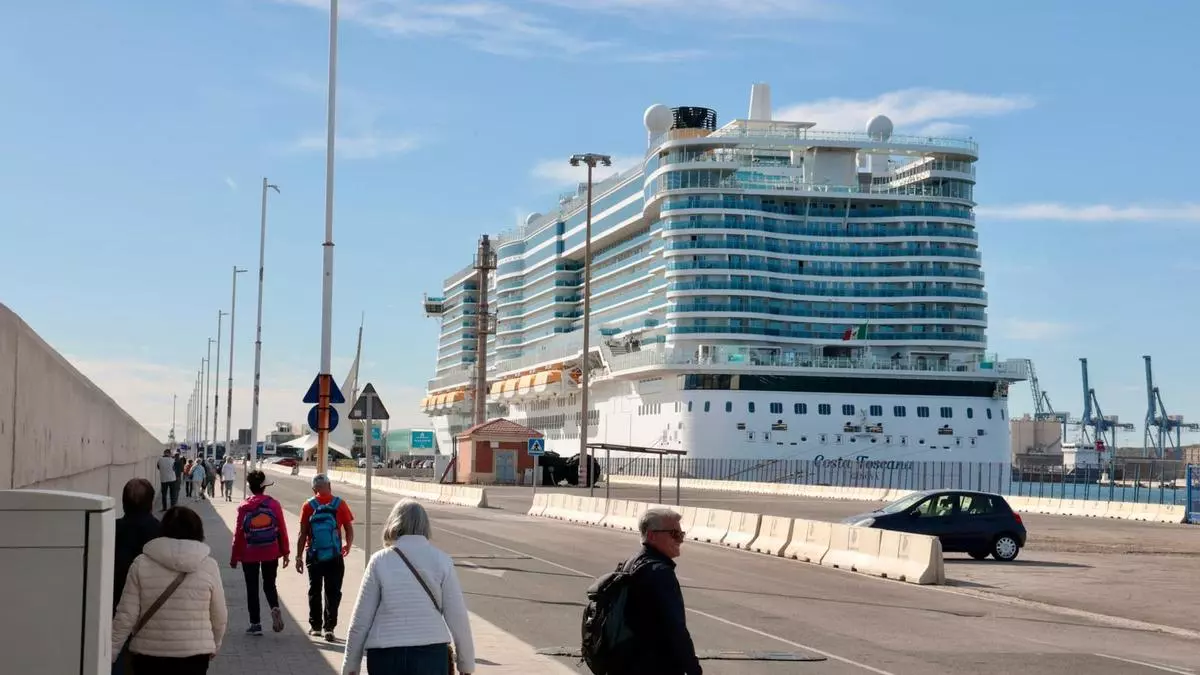 El Puerto de Alicante ampliará la terminal de cruceros con las instalaciones de Distrito Digital que deja libres el Consell