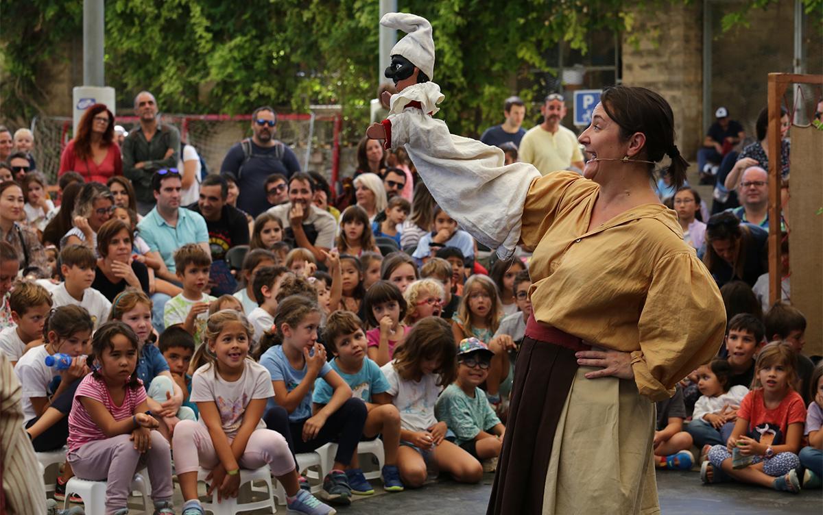 Espectáculos en el Parc de l’Escorxador en la foto Teatro San Carlino: Pulcinella in favola