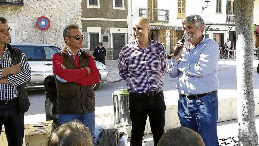 Manera junto al alcalde de Costitx durante la inauguración.