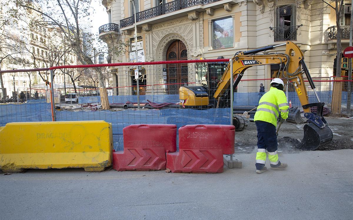 Las obras del eje verde de Consell de cent cambian de fase