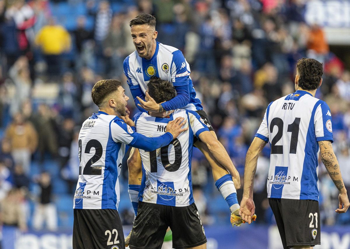 Javi Moreno celebra uno de los goles que ha marcado con el Hércules.