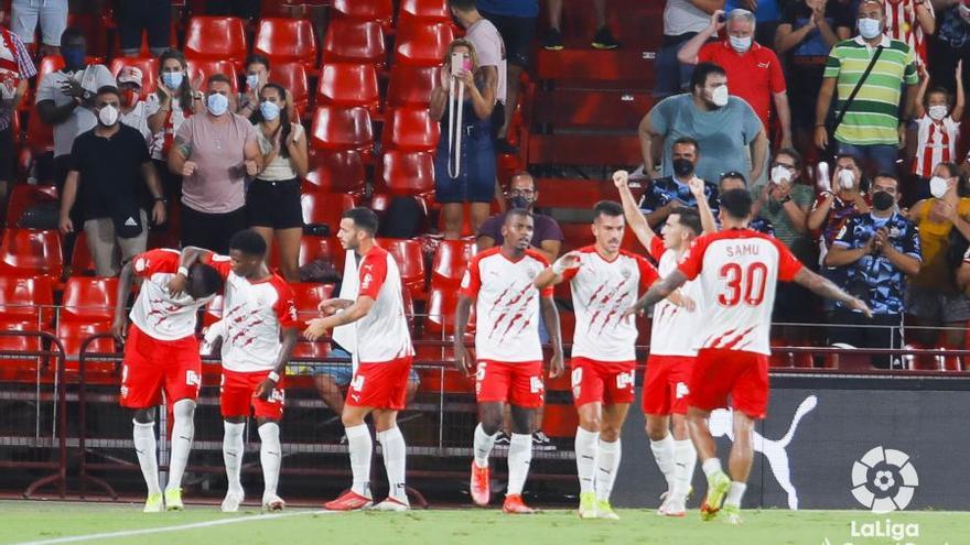 Las imágenes del UD Almería - Málaga CF de la cuarta jornada de LaLiga SmartBank