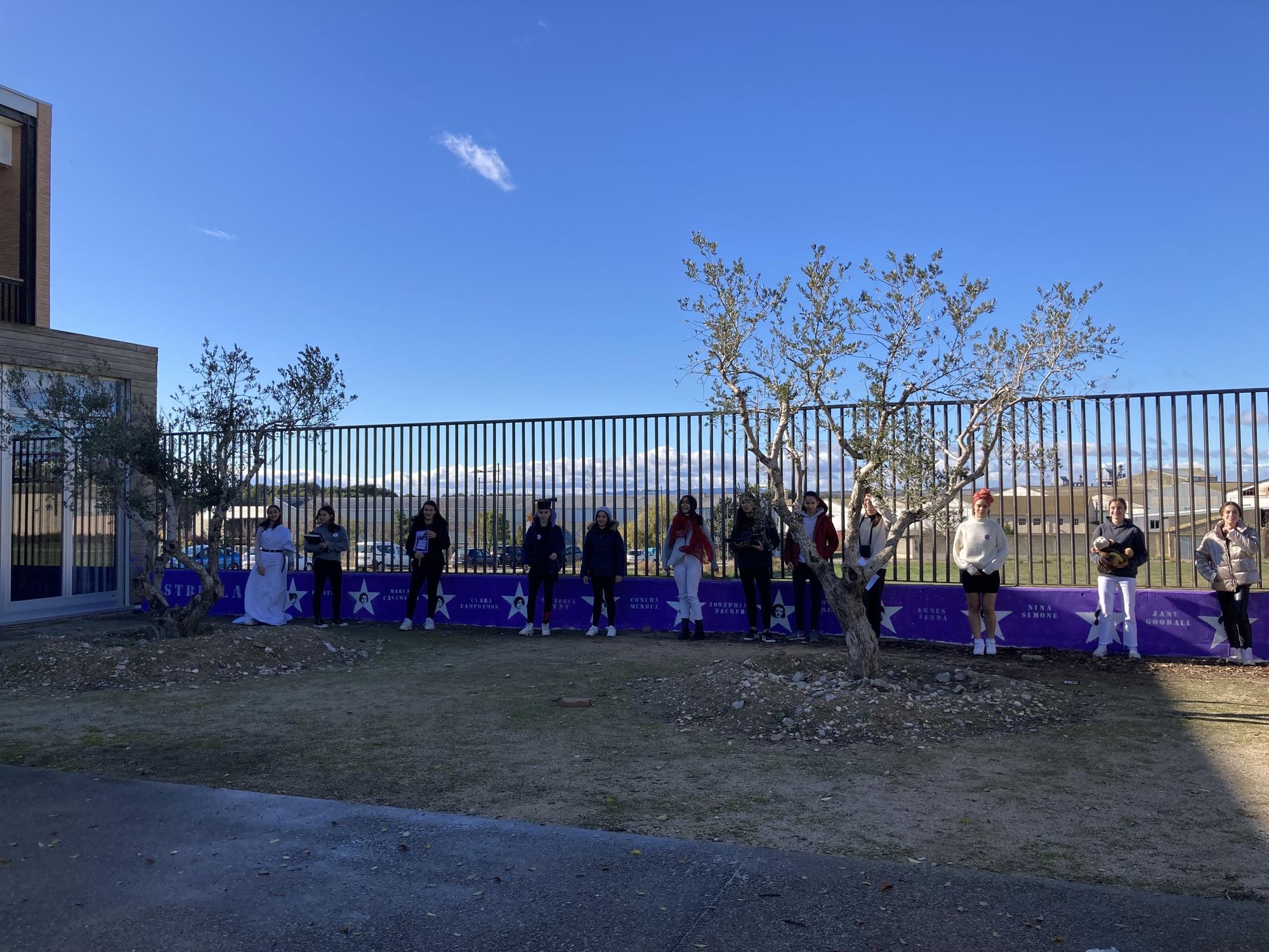 Muro de las estrellas por la igualdad en el IES Pirámide de Almudévar