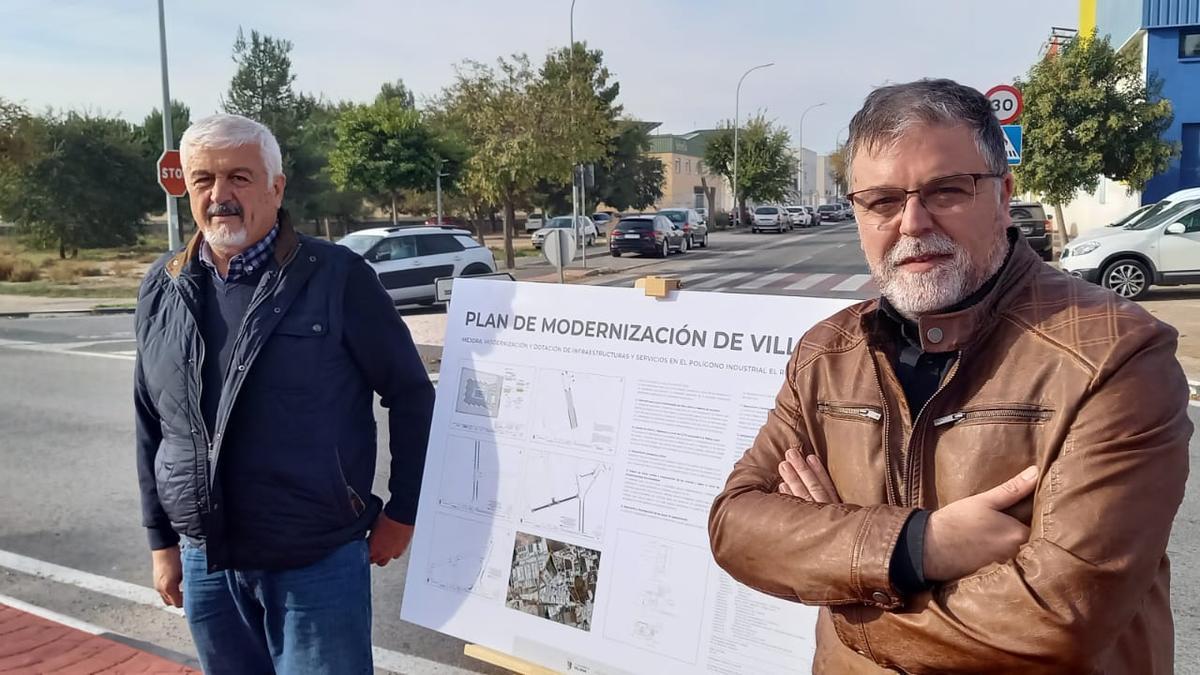 La presentación del Plan de Modernización de Villena en el polígono industrial El Rubial a cargo del alcalde Fulgencio Cerdán y del concejal Andrés Martínez.