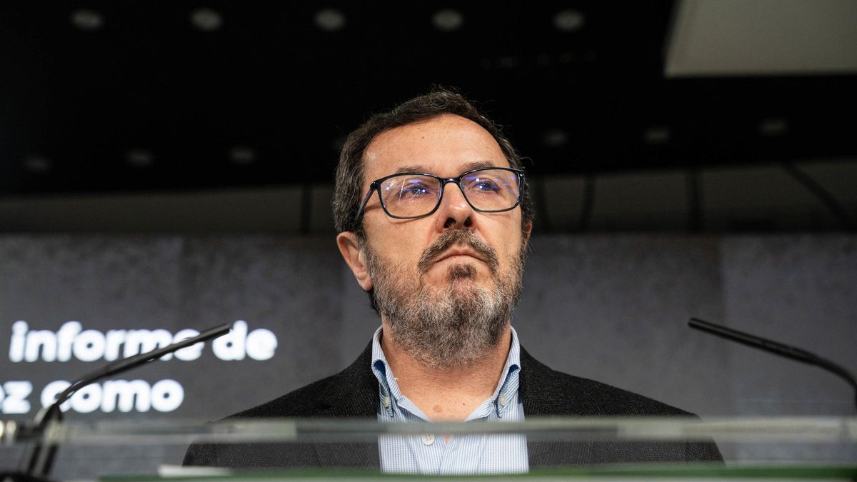 Archivo - El portavoz nacional de VOX y presidente de VOX Madrid, José Antonio Fúster, ofrece una rueda de prensa, en la sede nacional de VOX.