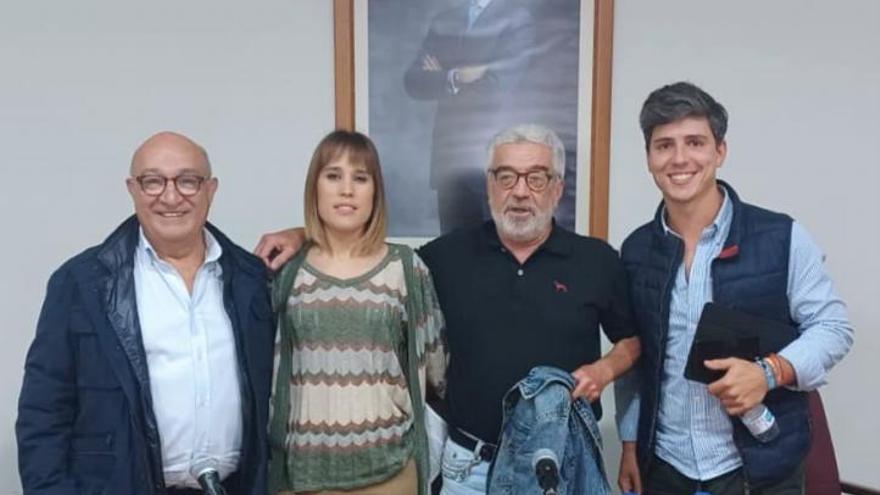 Rafael Vila, Anna Mateu, Emilio Sala (moderador) y José F. Arévalo, antes del debate. | LEVANTE-EMV