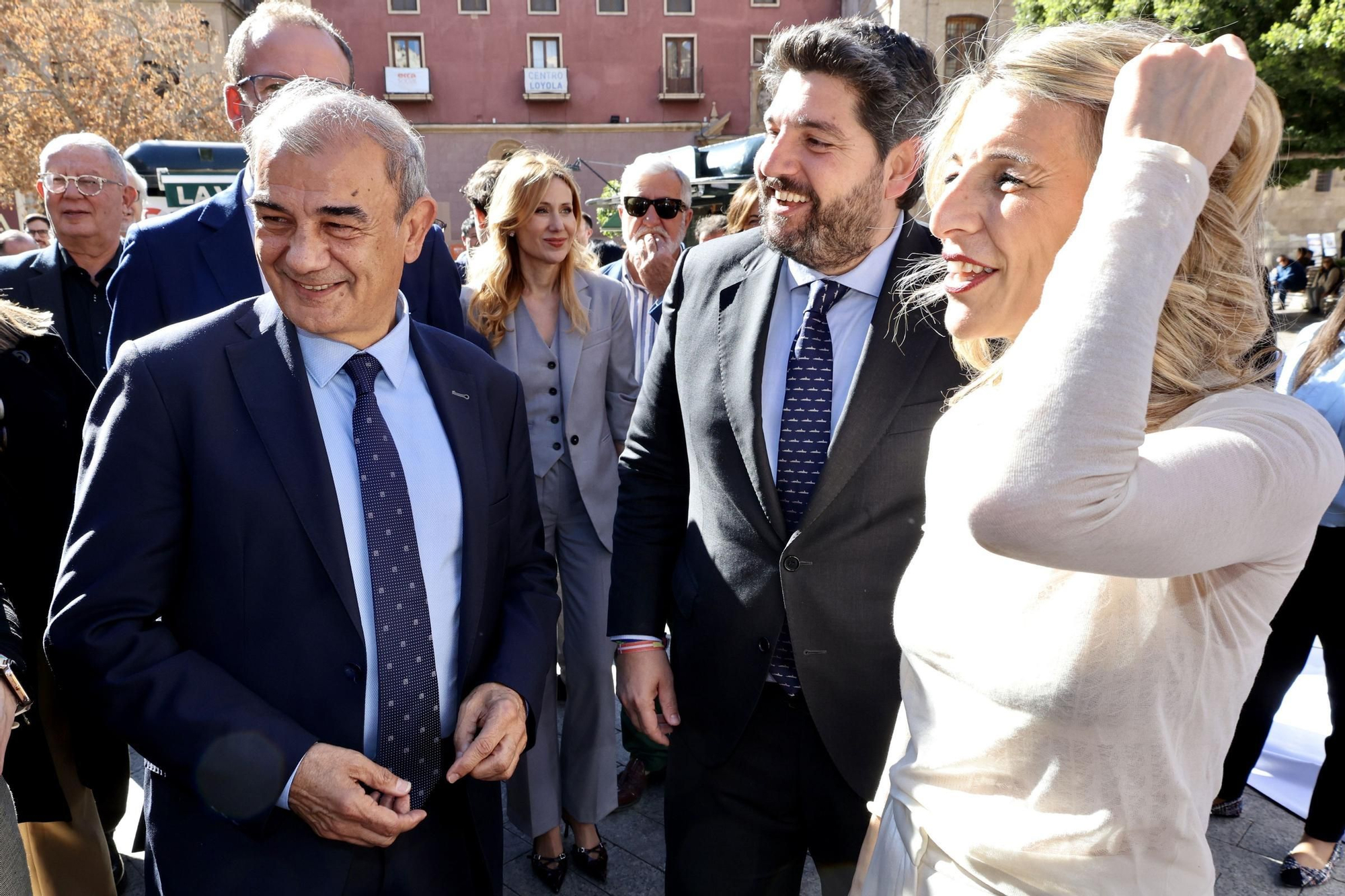 La inauguración de la obra de Gabarrón para conmemorar que Murcia es Capital Española de la Economía Social, en imágenes