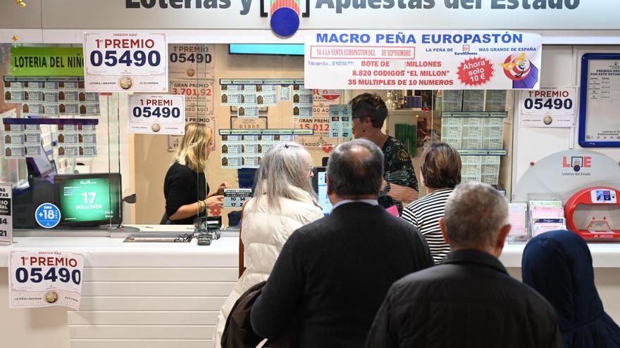 El Gordo en Castelló y Vinaròs anima las ventas de lotería para el sorteo del Niño
