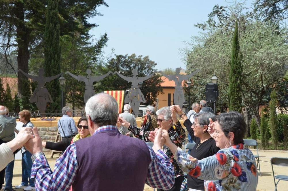 Inauguració del monument a la sardana de Sallent