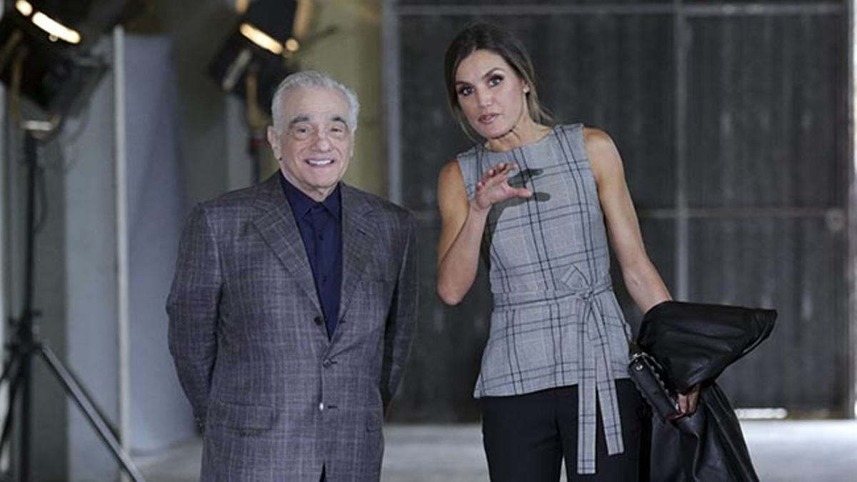 Letizia Ortiz con top de Zara y chaqueta de Massimo Dutti  junto a Martíon Scorsese