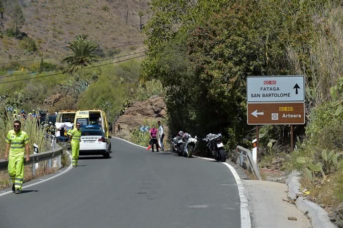 17-03-2019 SAN BARTOLOMÉ DE TIRAJANA. Accidente. Choca un coche contra tres motos.   Fotógrafo: ANDRES CRUZ  | 17/03/2019 | Fotógrafo: Andrés Cruz