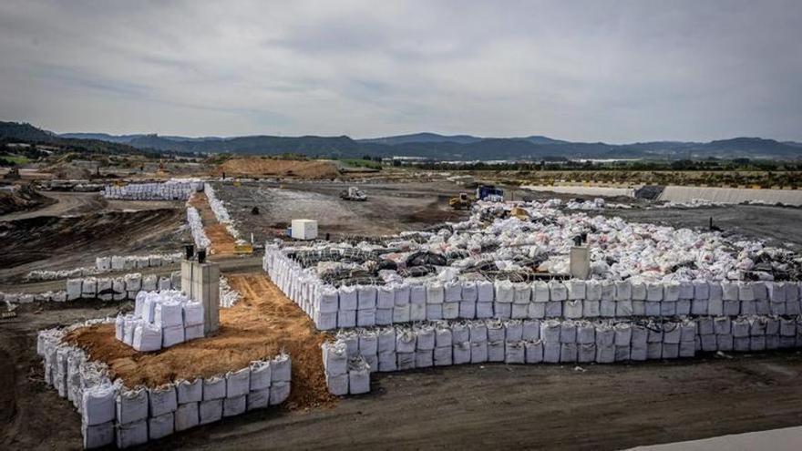 L'abocador de Castellolí té capacitat suficient per rebre la uralita que es retiri a Catalunya
