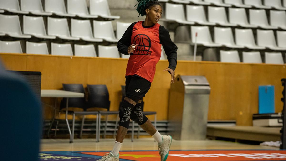 Crystal Bradford, en un dels seus primers entrenaments amb l&#039;Uni