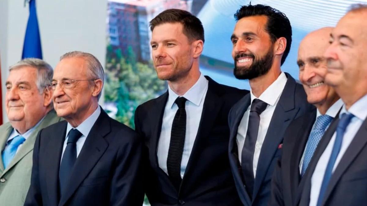 Arbeloa defiende a Florentino: "Los pitos son de gente que no quiere al Madrid"